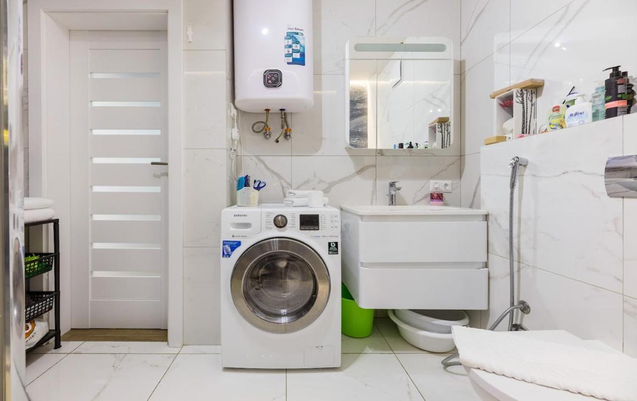 Квартира У Будинку З Власним Бомбосховищем Біля Жд Вокзалу 50 М2 Apartment Kiev Exterior foto