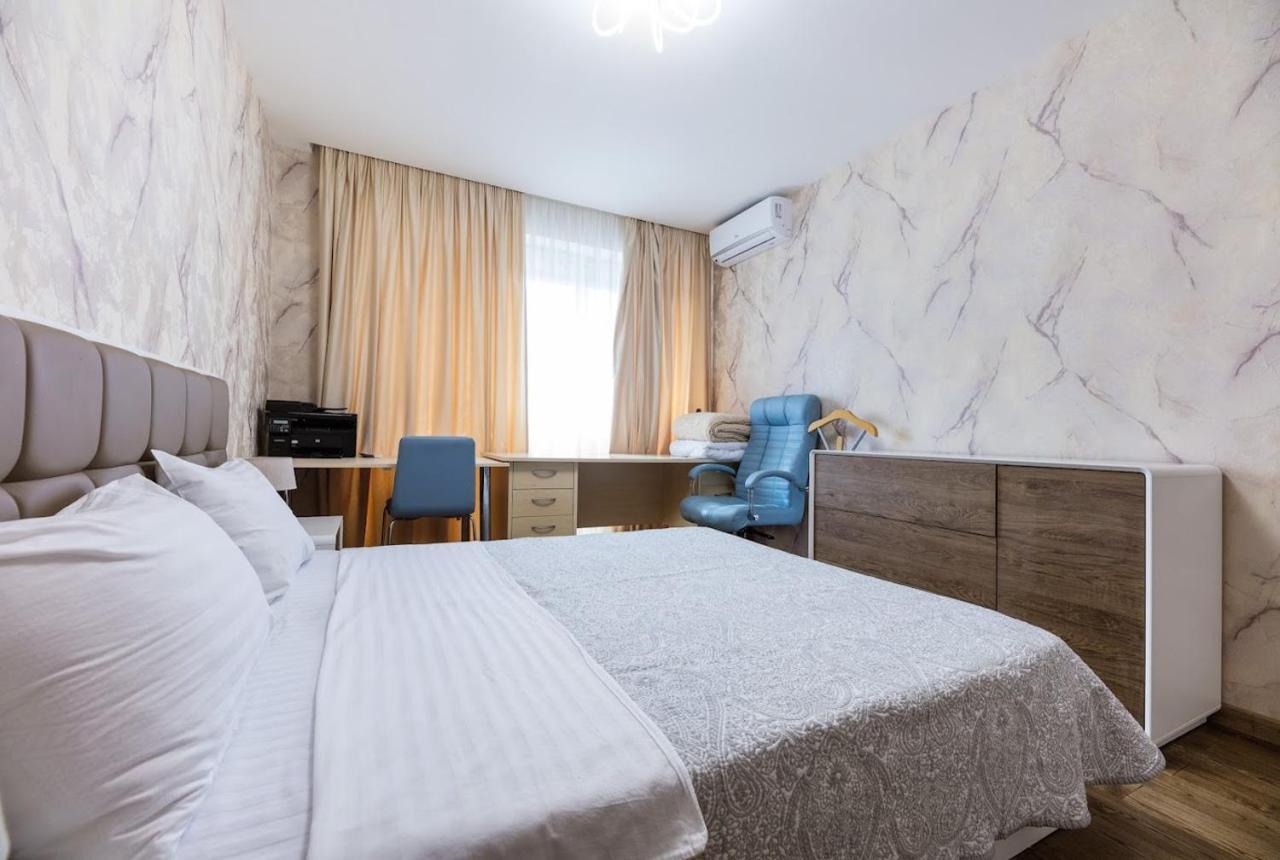 Квартира У Будинку З Власним Бомбосховищем Біля Жд Вокзалу 50 М2 Apartment Kiev Exterior foto